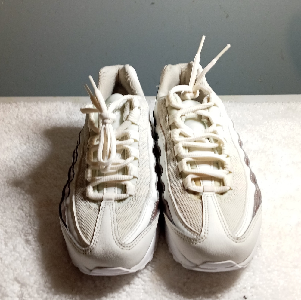 Girls Nike Air Max Pre-owned Size 5.5Y